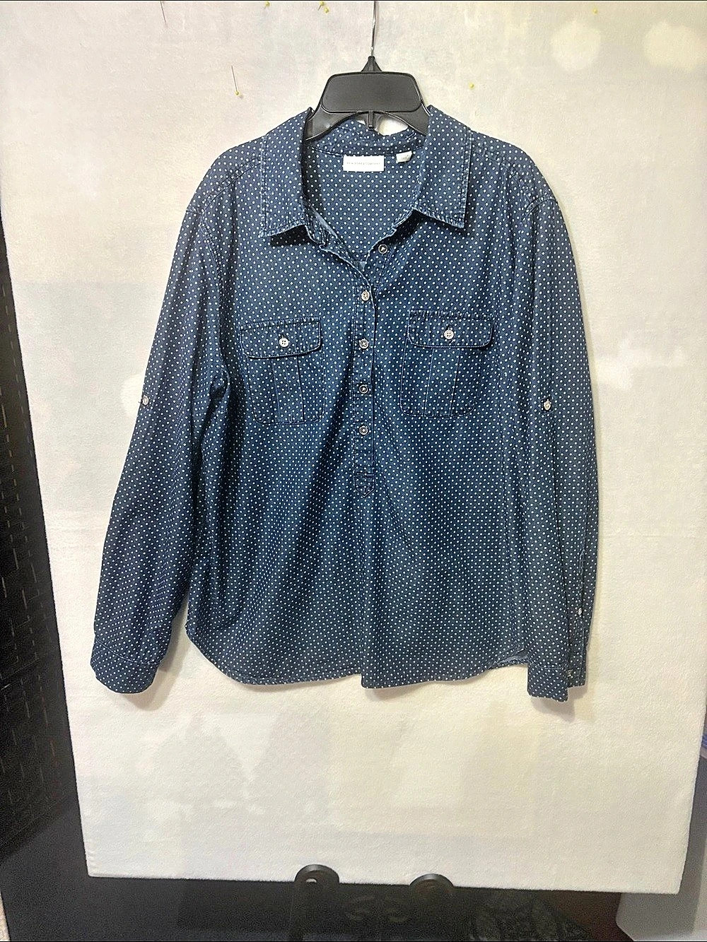 New York & Company Polka Dot Button Down in Blue & White Size Large EUC
